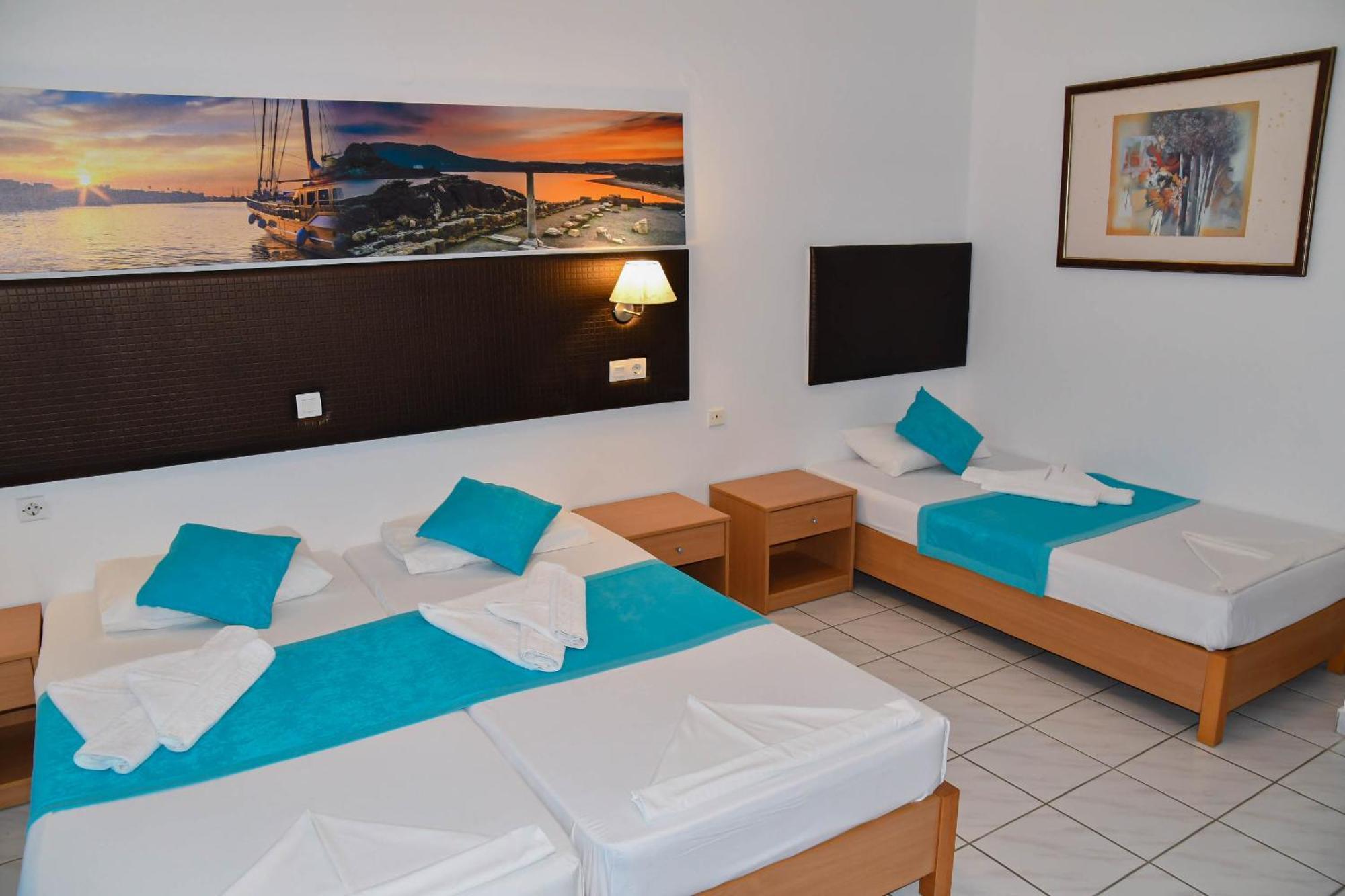 Blue Nest Hotel Тигаки Экстерьер фото