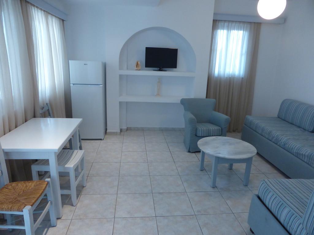 Blue Nest Hotel Тигаки Экстерьер фото